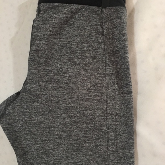 Reebok Yoga Capris Black Gray Biking Running-Small - Picture 5 of 5